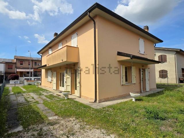 Case e ville in affitto di 122 m² in Via Raffaele Sansoni