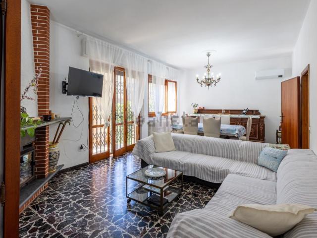 Case e ville in affitto di 131 m² in Via Agnelli, 27