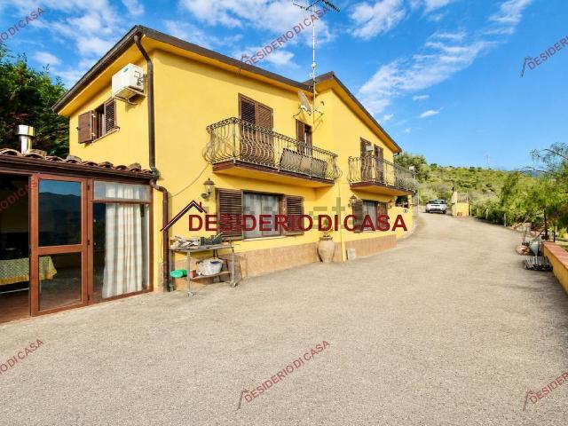 Case e ville in affitto di 137 m² in Contrada castellanuzzo