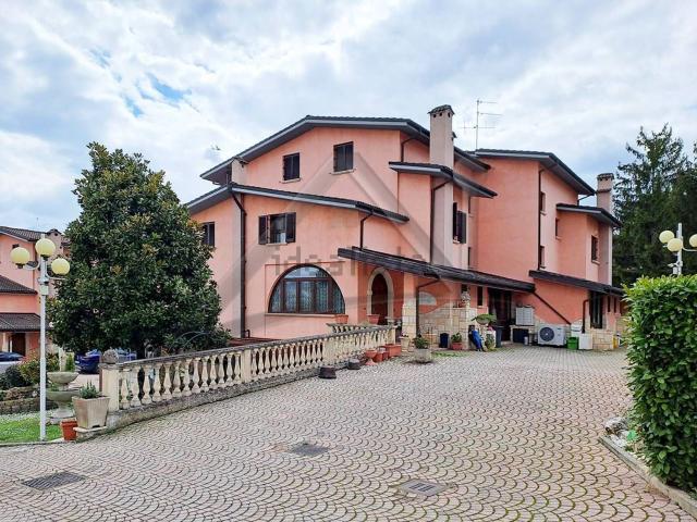 Case e ville in affitto di 140 m² in Via Cappadocia, 4
