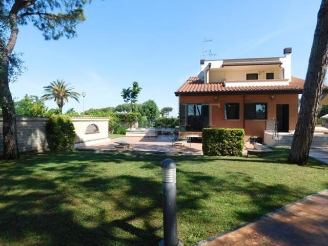 Case e ville in affitto di 140 m² in Via Giovanni Giuseppe Gizzi