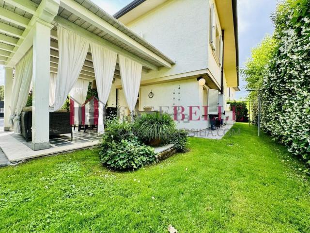 Case e ville in affitto di 140 m² in Via Salvador Allende, 55042