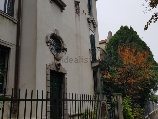 Case e ville in affitto di 140 m² in Via sandro Gallo villa laguna