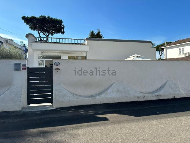 Case e ville in affitto di 140 m² in Viale delle Dalie