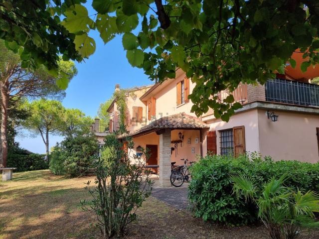 Case e ville in affitto di 150 m²