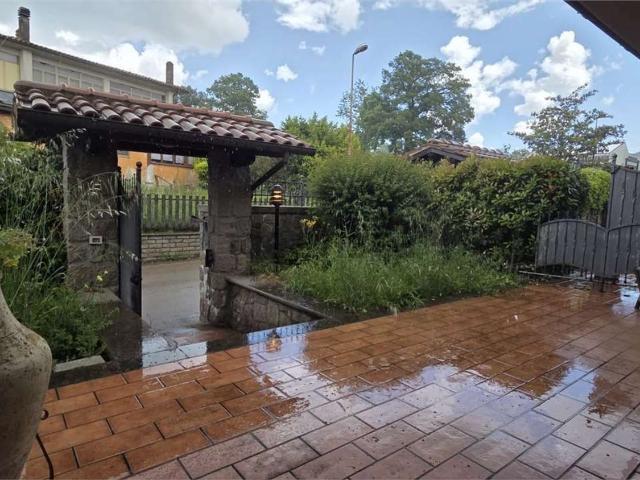 Case e ville in affitto di 150 m²