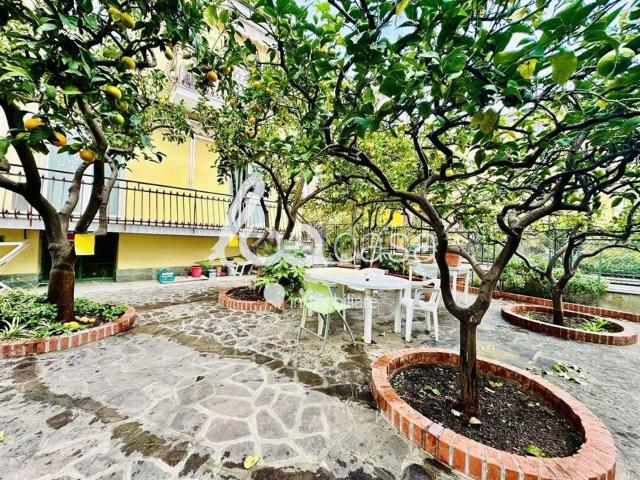 Case e ville in affitto di 150 m² in Via Dante