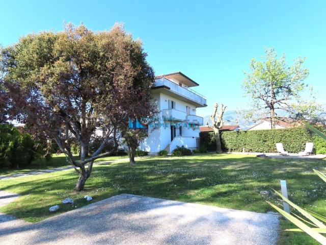 Case e ville in affitto di 150 m² in Via del Fescione
