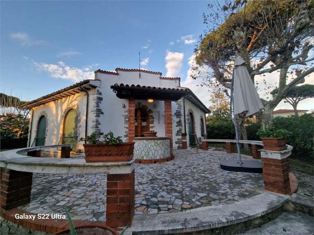 Case e ville in affitto di 150 m² in Via Risorgimento