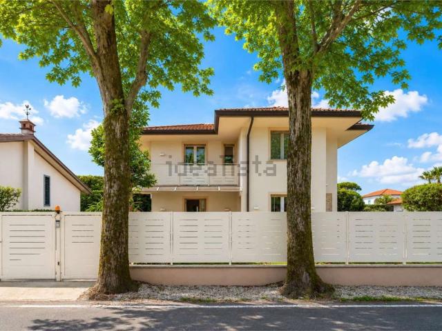 Case e ville in affitto di 160 m² in Via Giuseppe Mazzini