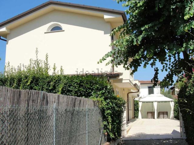 Case e ville in affitto di 160 m² in Via Giuseppe Spinetti, 2