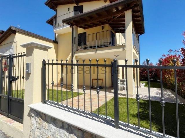 Case e ville in affitto di 164 m² in Borgo Ama, 9