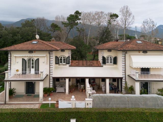 Case e ville in affitto di 173 m² in Via A. Canova, 32