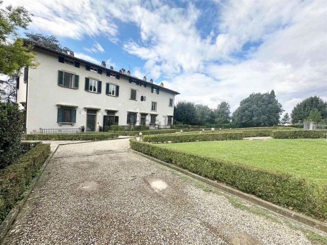 Case e ville in affitto di 180 m² in Via di Montalbano