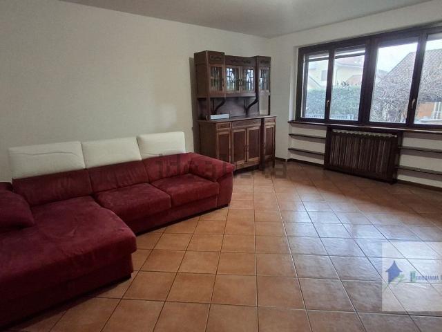 Case e ville in affitto di 182 m² in Via A. Visconti, 4