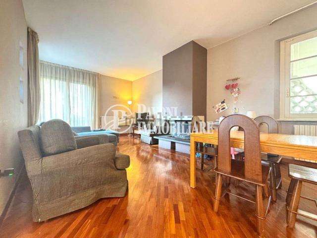 Case e ville in affitto di 193 m² in Via Enrico Betti