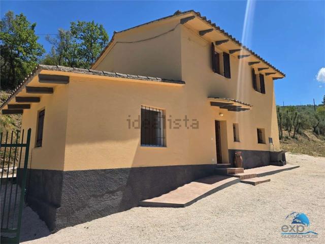 Case e ville in affitto di 200 m²