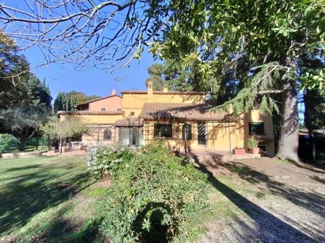 Case e ville in affitto di 200 m² in Via Appia Antica