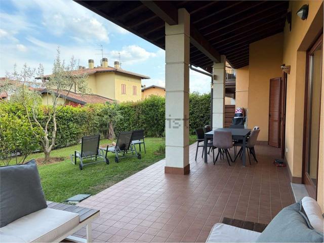 Case e ville in affitto di 200 m² in Via Madonna