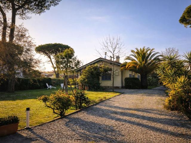 Case e ville in affitto di 200 m² in Via Trento