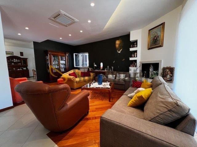 Case e ville in affitto di 200 m² in Corso Alcide de Gasperi
