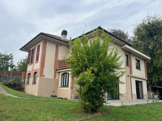 Case e ville in affitto di 200 m² in Località Viatosto, 86