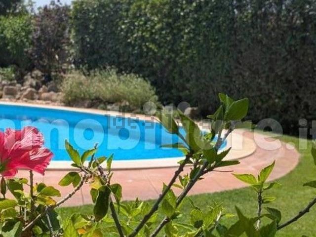 Case e ville in affitto di 200 m² in Lungomare di Levante