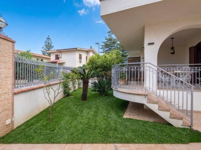 Case e ville in affitto di 205 m² in Via Nesea, 27