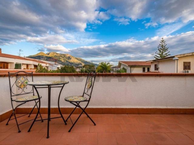 Case e ville in affitto di 205 m² in Via Nesea, 27