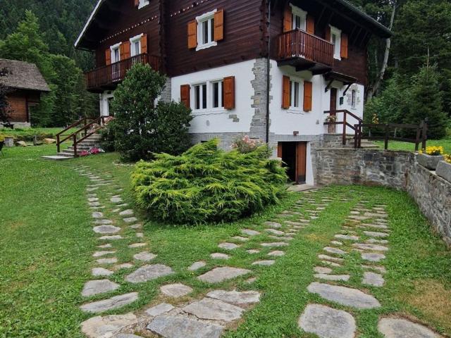 Case e ville in affitto di 250 m² in Via Don Sisto Bighiani, 3