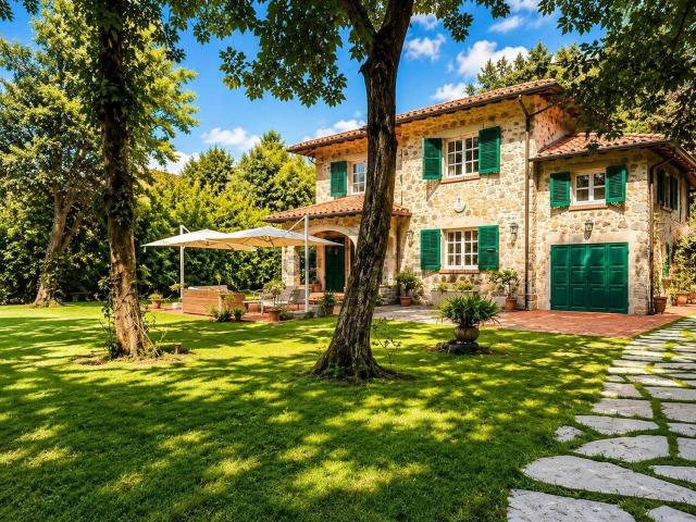 Case e ville in affitto di 250 m² in Via Dalmazia