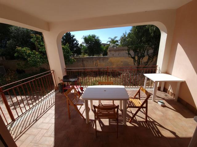 Case e ville in affitto di 250 m² in Via Platani