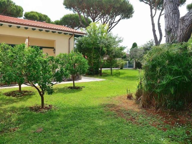 Case e ville in affitto di 254 m² in Via Marco Polo
