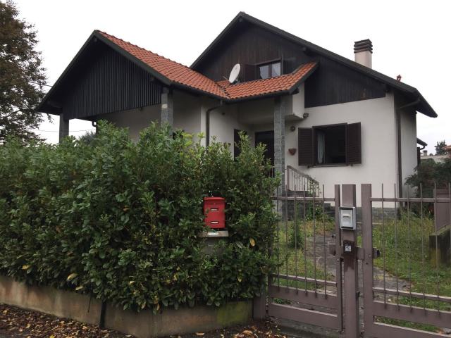 Case e ville in affitto di 270 m² in Via Giacomo Matteotti