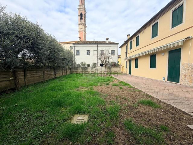 Case e ville in affitto di 292 m²