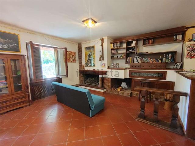 Case e ville in affitto di 300 m²