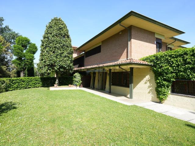 Case e ville in affitto di 300 m² in Via degli Scalini