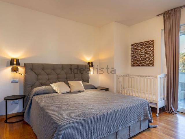 Case e ville in affitto di 350 m² in Via Caduti del Lavoro, 22