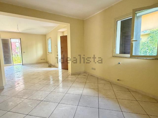 Case e ville in affitto di 350 m² in Via E. Grassi Barbagallo