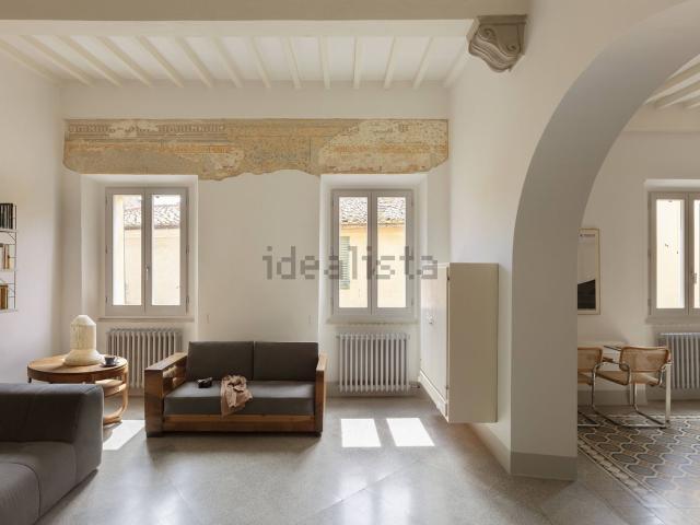 Case e ville in affitto di 360 m²