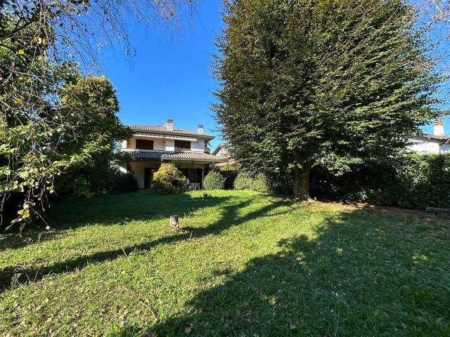 Case e ville in vendita di 400 m²