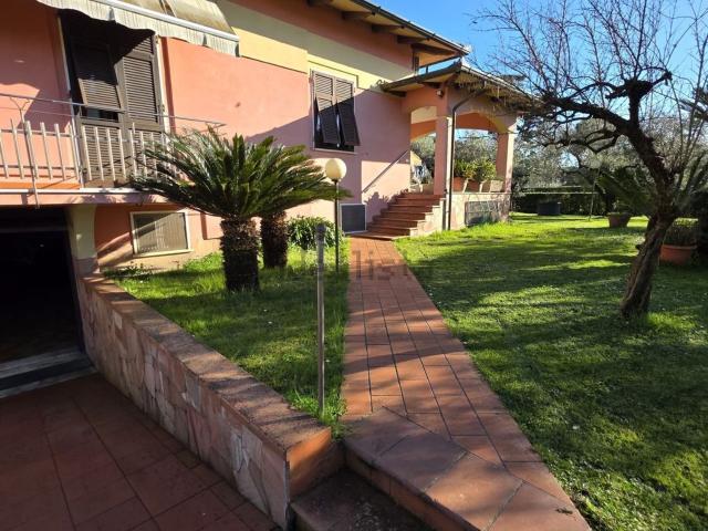 Case e ville in vendita di 400 m²
