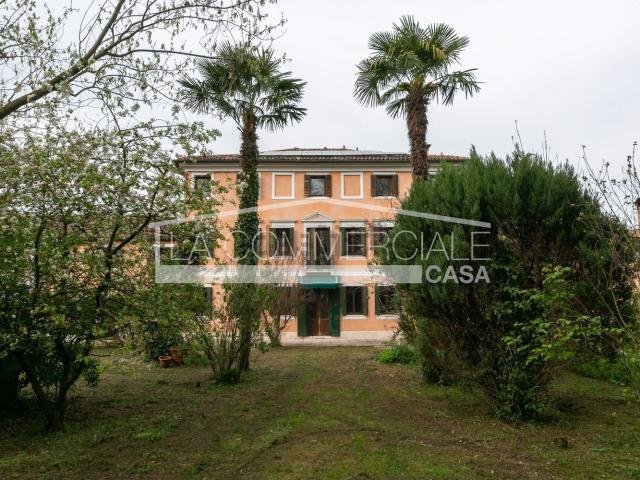 Case e ville in vendita di 400 m²