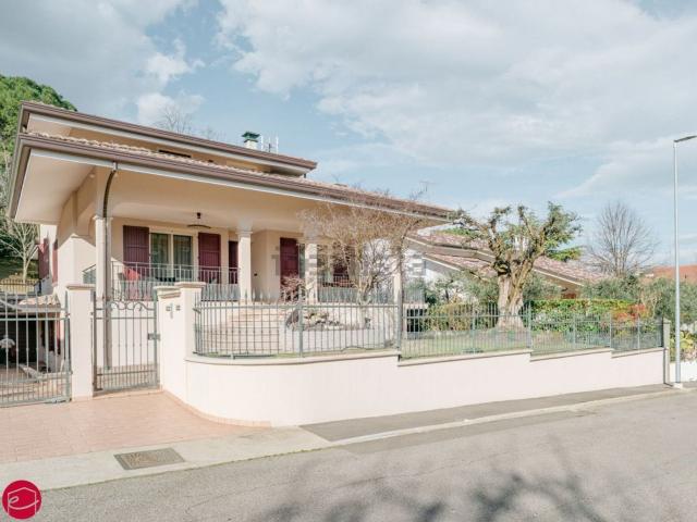 Case e ville in vendita di 400 m²