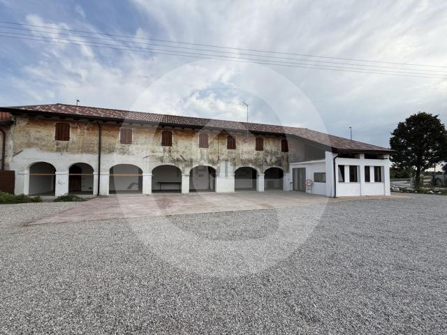 Case e ville in vendita di 400 m²