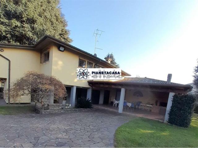 Case e ville in vendita di 400 m²