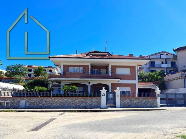 Case e ville in vendita di 400 m²