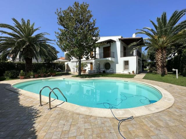 Case e ville in vendita di 400 m²