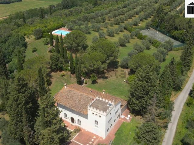 Case e ville in vendita di 400 m² in Via Corniano