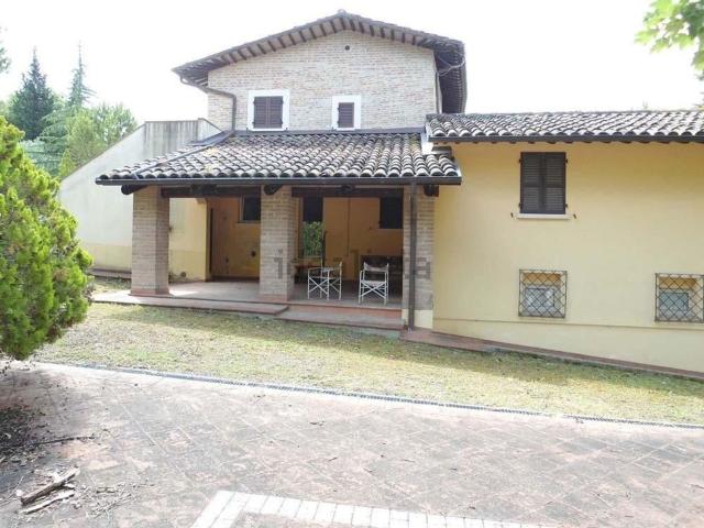Case e ville in vendita di 400 m² in Via Ca&apos  Staccolo